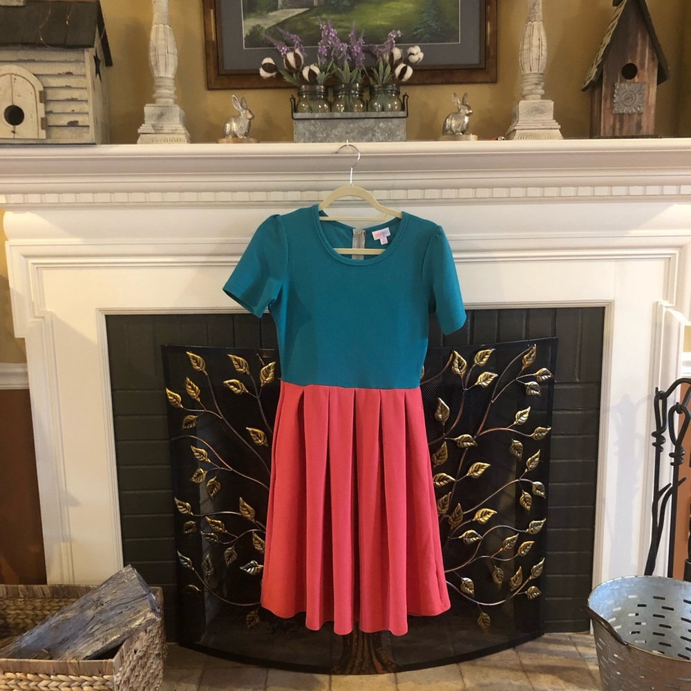 LuLaRoe Amelia small